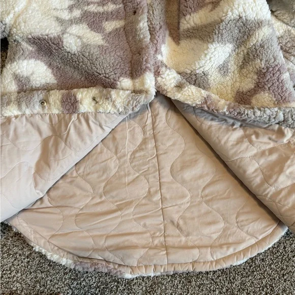 🎀Hem & Thread (Anthropologie) Cream and Pink Camo Sherpa Jacket and Pant Set🌸 - Picture 8 of 9